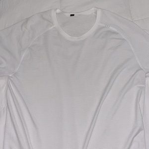 Lululemon metal vent T-shirt